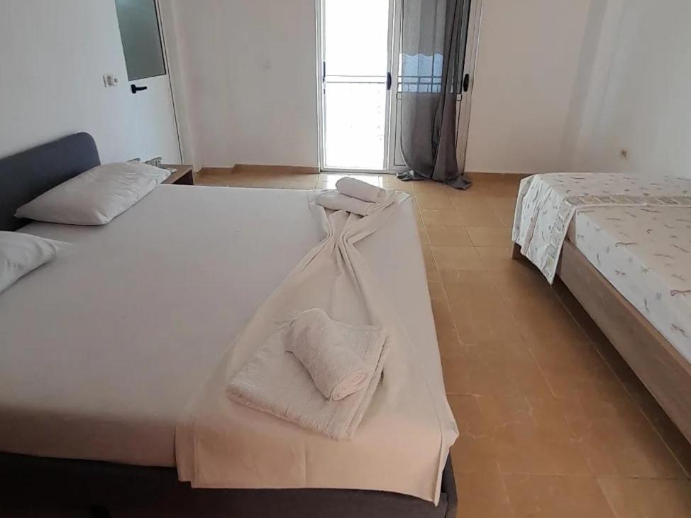 Dim'S Villas Qeparo Esterno foto